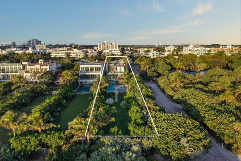House in Miami Beach, Florida 6 bedrooms, 589.93 sq.m. № 2082053 - photo 19