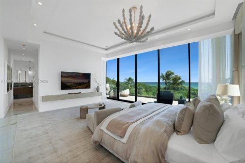House in Miami Beach, Florida 6 bedrooms, 589.93 sq.m. № 2082053 - photo 20