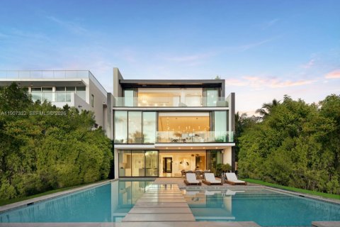 House in Miami Beach, Florida 6 bedrooms, 589.93 sq.m. № 2082053 - photo 7