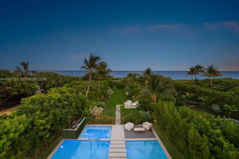 House in Miami Beach, Florida 6 bedrooms, 589.93 sq.m. № 2082053 - photo 6
