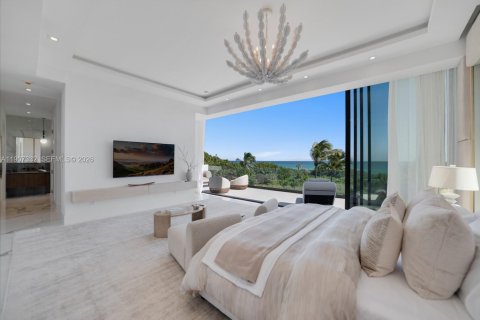 House in Miami Beach, Florida 6 bedrooms, 589.93 sq.m. № 2082053 - photo 27