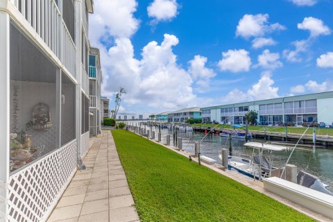 Condo in North Palm Beach, Florida, 2 bedrooms № 2174357 - photo 21