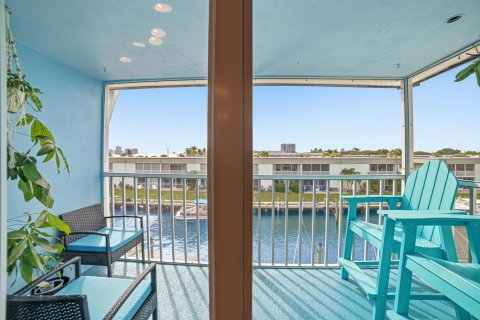 Condo in North Palm Beach, Florida, 2 bedrooms № 2174357 - photo 14