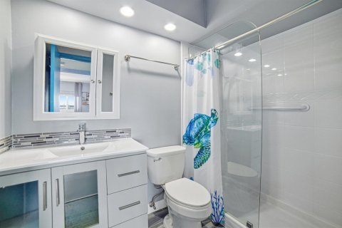 Condo in North Palm Beach, Florida, 2 bedrooms № 2174357 - photo 19