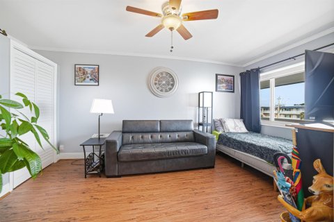 Condo in North Palm Beach, Florida, 2 bedrooms № 2174357 - photo 17