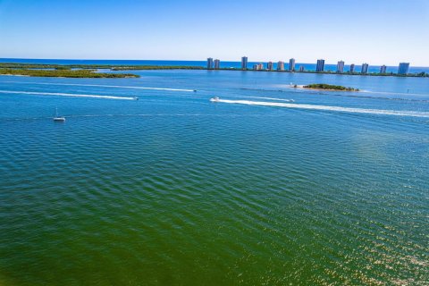 Condo in North Palm Beach, Florida, 2 bedrooms № 2174357 - photo 30