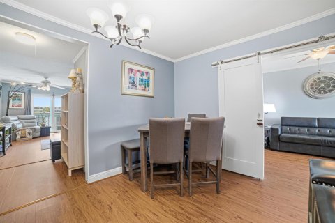 Condo in North Palm Beach, Florida, 2 bedrooms № 2174357 - photo 6