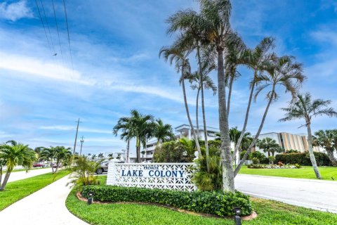 Condo in North Palm Beach, Florida, 2 bedrooms № 2174357 - photo 24