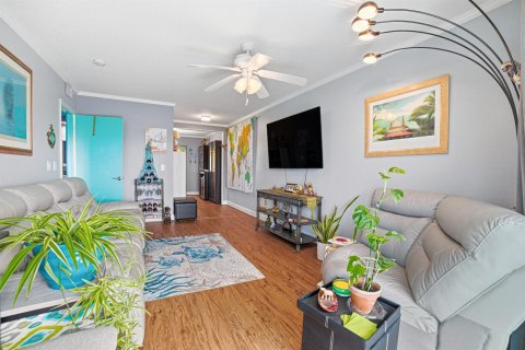 Condo in North Palm Beach, Florida, 2 bedrooms № 2174357 - photo 13