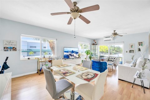 Condominio en venta en Bay Harbor Islands, Florida, 1 dormitorio, 65.03 m2 № 2184861 - foto 3
