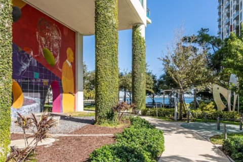 Condominio en alquiler en Miami, Florida, 3 dormitorios, 129.6 m2 № 1974008 - foto 23