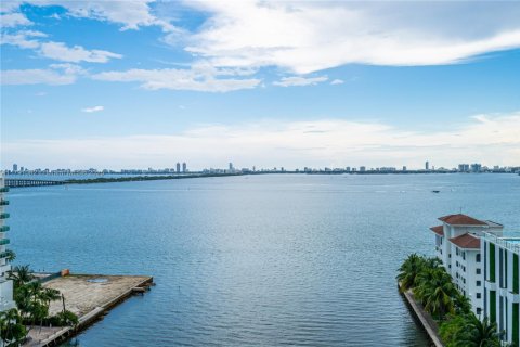 Condominio en alquiler en Miami, Florida, 3 dormitorios, 129.6 m2 № 1974008 - foto 3