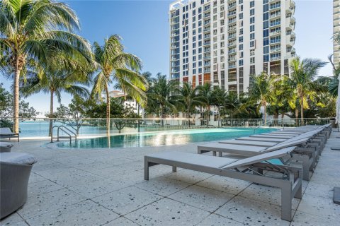 Condominio en alquiler en Miami, Florida, 3 dormitorios, 129.6 m2 № 1974008 - foto 24