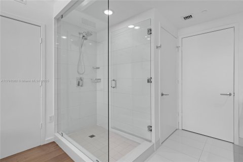 Condominio en alquiler en Miami, Florida, 3 dormitorios, 129.6 m2 № 1974008 - foto 19