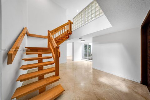 Купить виллу или дом в Корал-Гейблс, Флорида 4 спальни, 242.66м2, № 1955994 - фото 22