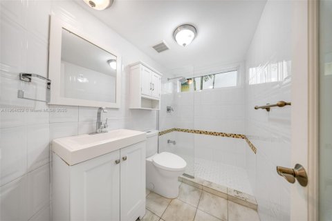 Купить виллу или дом в Корал-Гейблс, Флорида 4 спальни, 242.66м2, № 1955994 - фото 15