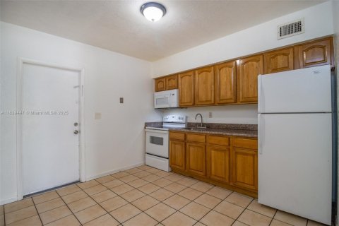Condo in Palmetto Bay, Florida, 2 bedrooms  № 1828195 - photo 9