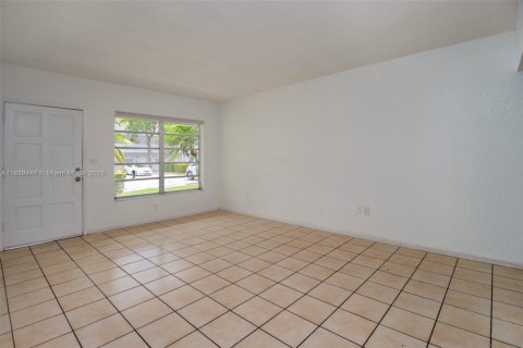 Condo in Palmetto Bay, Florida, 2 bedrooms  № 1828195 - photo 8