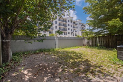 Condo in Palmetto Bay, Florida, 2 bedrooms  № 1828195 - photo 20