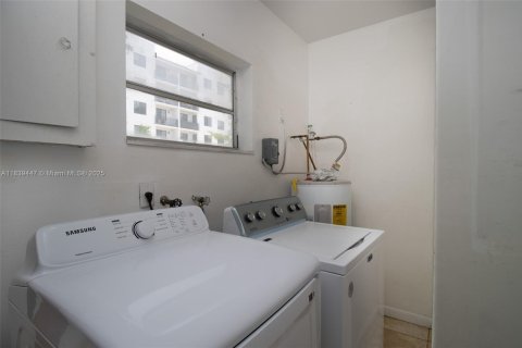 Condo in Palmetto Bay, Florida, 2 bedrooms  № 1828195 - photo 19