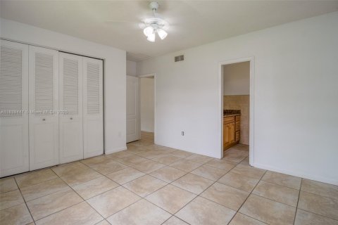 Condo in Palmetto Bay, Florida, 2 bedrooms  № 1828195 - photo 12