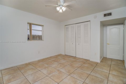 Condo in Palmetto Bay, Florida, 2 bedrooms  № 1828195 - photo 17