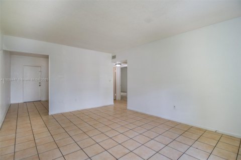 Condo in Palmetto Bay, Florida, 2 bedrooms  № 1828195 - photo 6