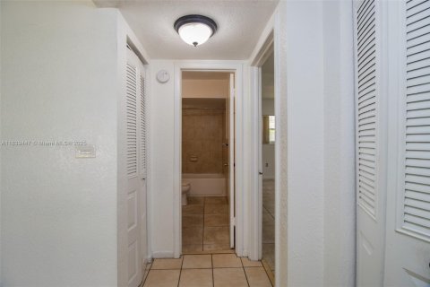 Condo in Palmetto Bay, Florida, 2 bedrooms  № 1828195 - photo 15
