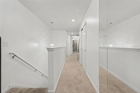 Townhouse in Tampa, Florida 2 bedrooms, 147.53 sq.m. № 2207084 - photo 16