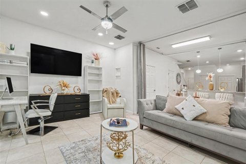 Townhouse in Tampa, Florida 2 bedrooms, 147.53 sq.m. № 2207084 - photo 14