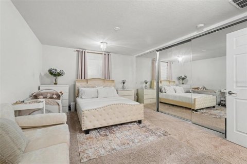 Townhouse in Tampa, Florida 2 bedrooms, 147.53 sq.m. № 2207084 - photo 20