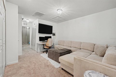 Townhouse in Tampa, Florida 2 bedrooms, 147.53 sq.m. № 2207084 - photo 17