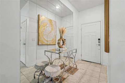 Townhouse in Tampa, Florida 2 bedrooms, 147.53 sq.m. № 2207084 - photo 4