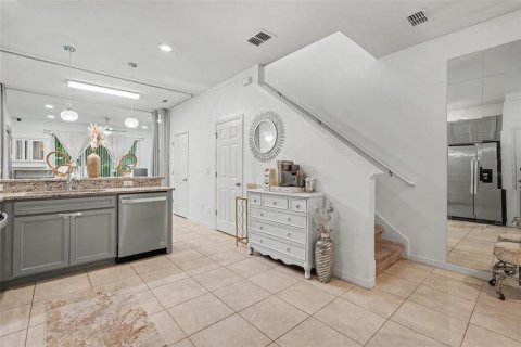 Townhouse in Tampa, Florida 2 bedrooms, 147.53 sq.m. № 2207084 - photo 7