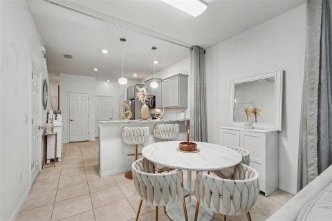 Townhouse in Tampa, Florida 2 bedrooms, 147.53 sq.m. № 2207084 - photo 11