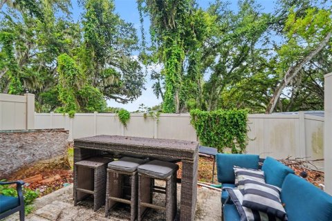 Townhouse in Tampa, Florida 2 bedrooms, 147.53 sq.m. № 2207084 - photo 26