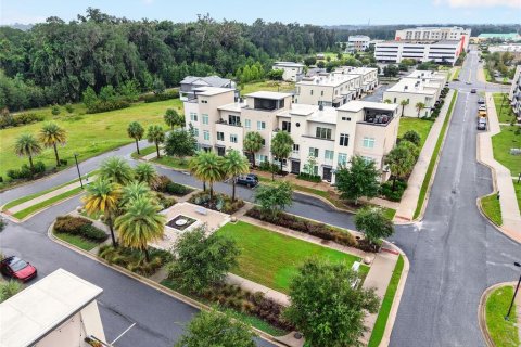 Townhouse in Gainesville, Florida 3 bedrooms, 216.56 sq.m. № 2324939 - photo 3