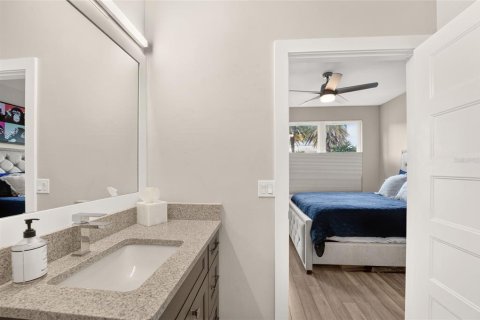 Townhouse in Gainesville, Florida 3 bedrooms, 216.56 sq.m. № 2324939 - photo 13