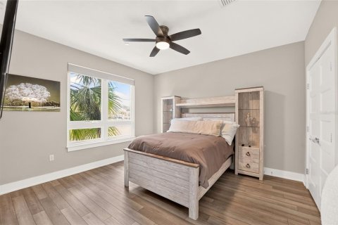 Townhouse in Gainesville, Florida 3 bedrooms, 216.56 sq.m. № 2324939 - photo 21