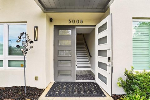 Townhouse in Gainesville, Florida 3 bedrooms, 216.56 sq.m. № 2324939 - photo 8