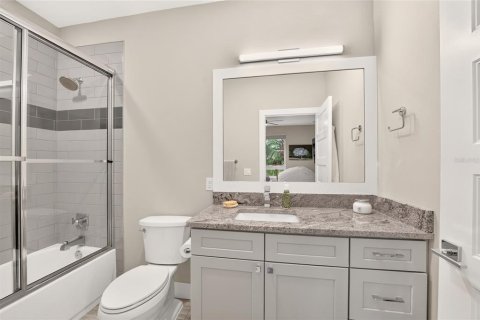 Townhouse in Gainesville, Florida 3 bedrooms, 216.56 sq.m. № 2324939 - photo 26