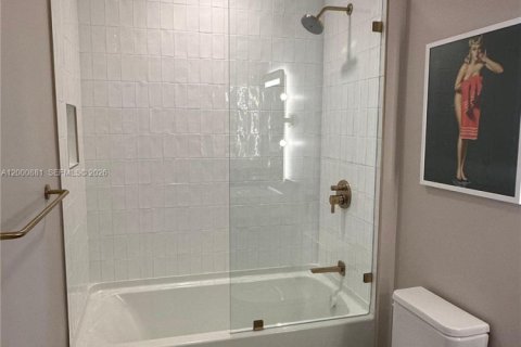 Condo in Miami, Florida, 1 bedroom  № 2065095 - photo 16