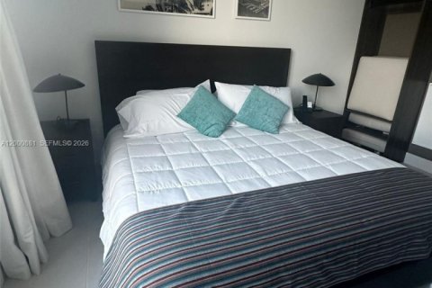 Condo in Miami, Florida, 1 bedroom  № 2065095 - photo 12