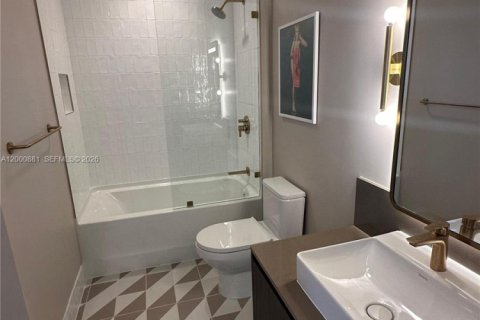 Condo in Miami, Florida, 1 bedroom  № 2065095 - photo 14