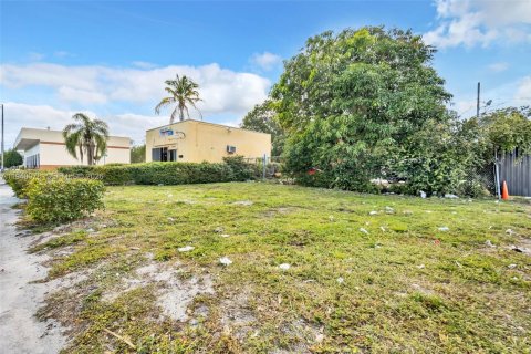 Immobilier commercial à vendre à Miami, Floride № 2001621 - photo 4