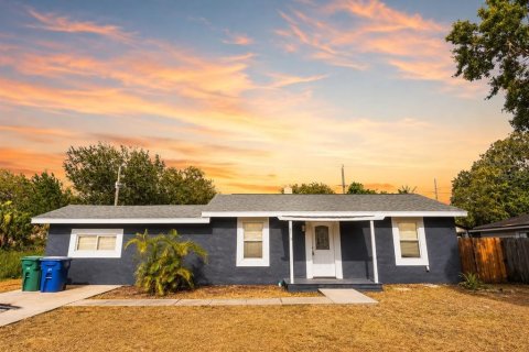 Villa ou maison à Tampa, Floride 3 chambres, 100.33 m2 № 2310829