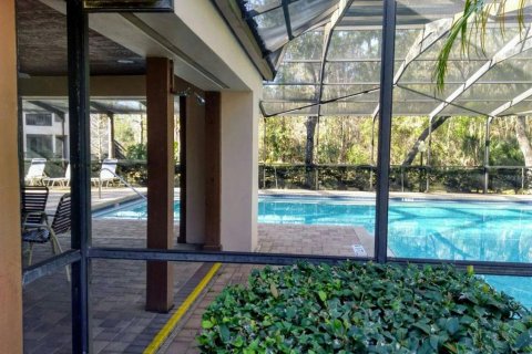 Condo in Palm Harbor, Florida, 2 bedrooms № 2222162 - photo 11