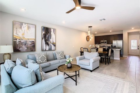 Townhouse in Four Corners, Florida 3 bedrooms, 158.31 sq.m. № 1649384 - photo 11