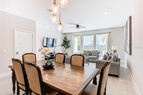 Townhouse in Four Corners, Florida 3 bedrooms, 158.31 sq.m. № 1649384 - photo 9