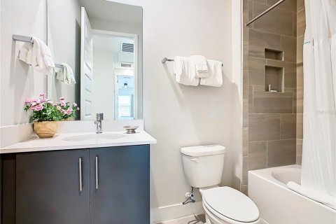 Townhouse in Four Corners, Florida 3 bedrooms, 158.31 sq.m. № 1649384 - photo 21